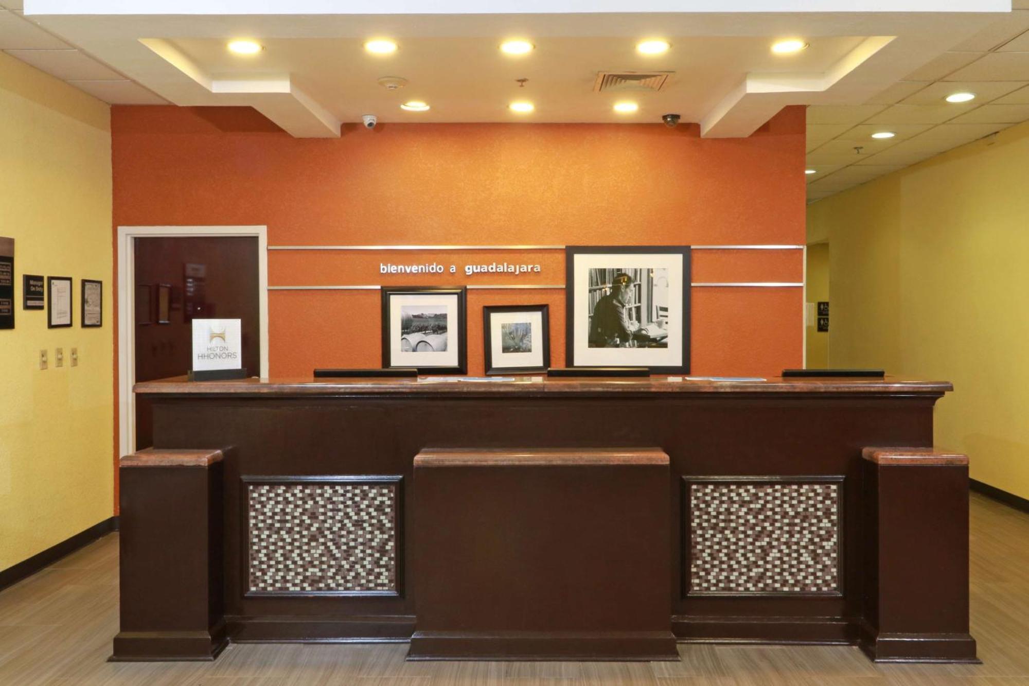 Hampton Inn By Hilton Guadalajara-Aeropuerto Las Pintas Exterior foto
